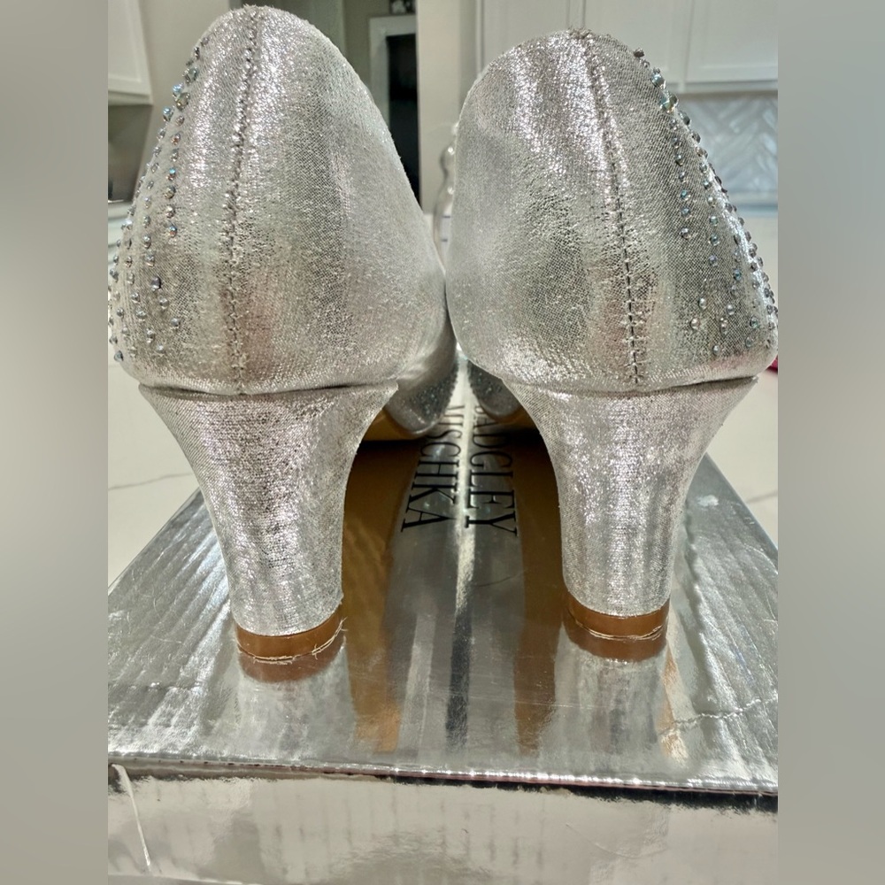 Badgley Mischka Silver Girls Dress Shoes-Size 4 - Picture 6 of 13